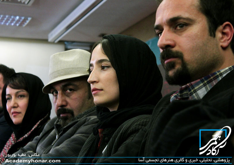 نشست بی خود و بی جهت